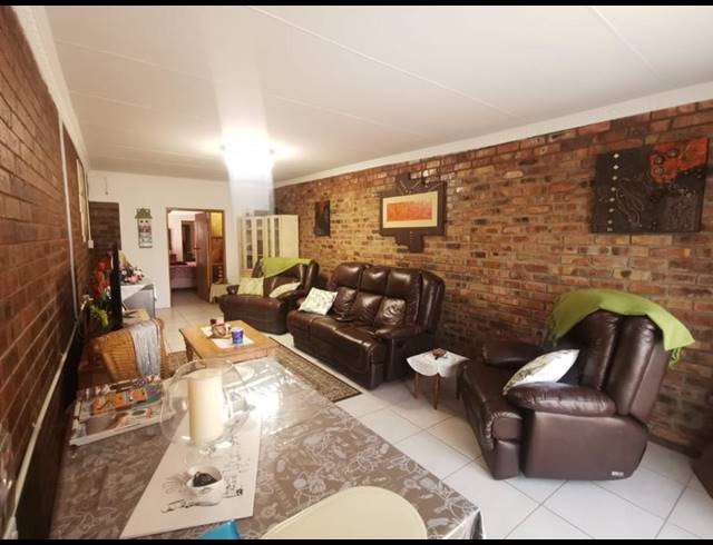3 BEDROOM HOUSE FOR SALE IN PAUL KRUGERSOORD